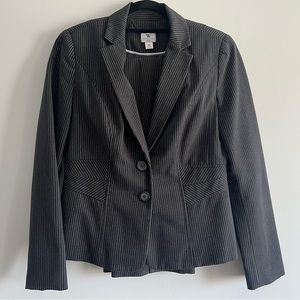Worthington pant suit. Black with white pinstripes. 6P